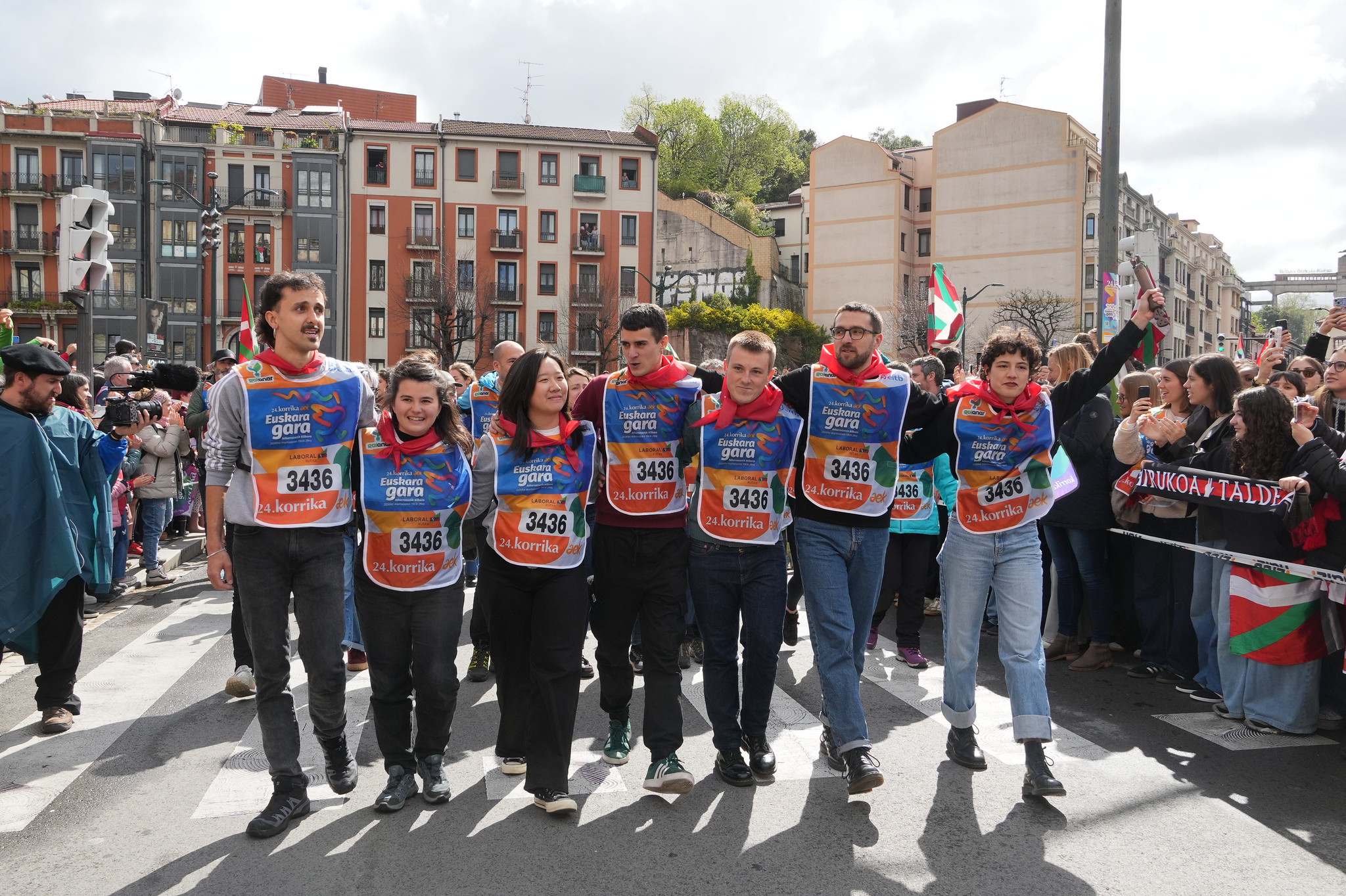 La 24e KORRIKA a relié Atharratze à Bilbao en portant un message fort : « nous sommes l’euskara ».